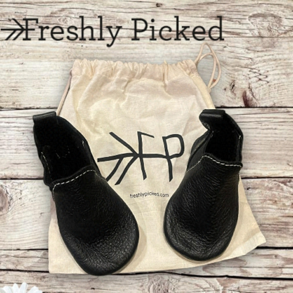NEW black Chelsea Boot